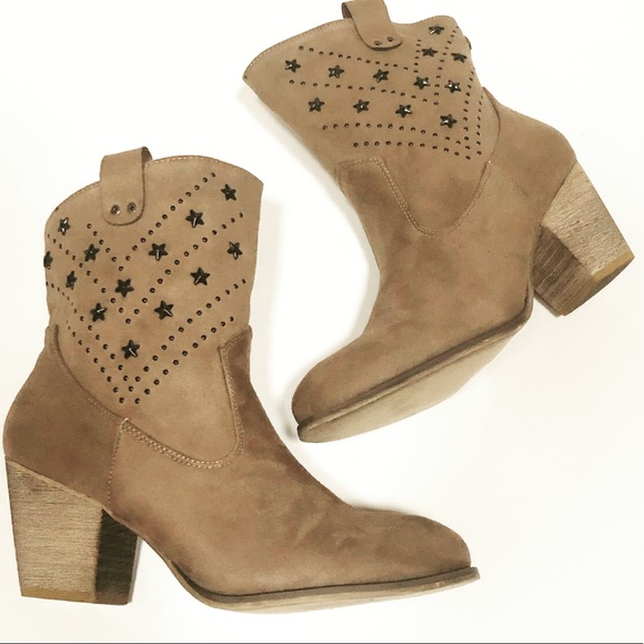 Western Ankle Boots Taupe With Black Star Design - Picture 2 of 6